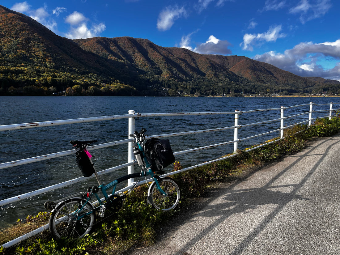 Cycling at Lake Kizaki with my Ryos WP  25.0 front bag